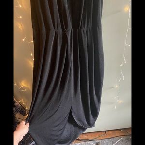 Black sleeveless dress